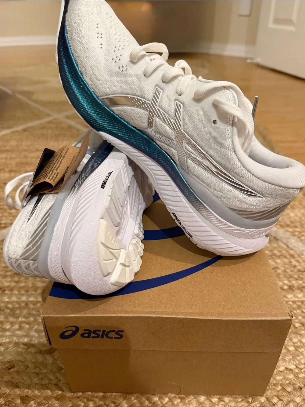 ASICS Gel Kayano 29 Platinum Women’s Running Shoes White Silver Size 8.5M NEW - Picture 3 of 5